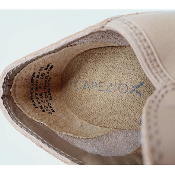 Capezio Tan E-Series Dance Hip Hop Jazz Slip On Splt Sole  Child 8M - Picture 8 of 8